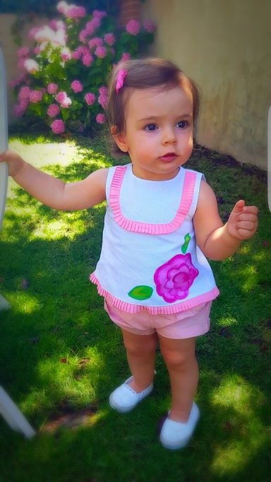 Vestido de pique infantil. Pintado a mano.