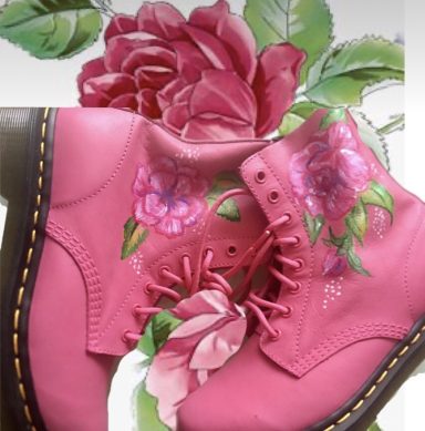 Botas estilo militar  rosas con flores pintadas a mano