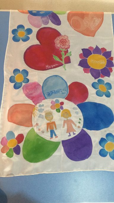 Pañuelo con dibujos infantiles